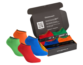gigando  | colorful Baumwoll-Sneaker-Socken  | 4 Paar  | rot, grün, orange, blau  | 43-46  |
